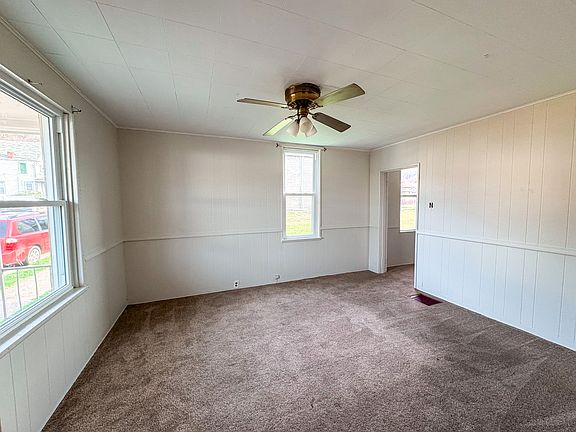 3rd image of 310 27th St