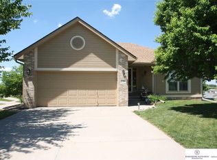 7702 N 82nd Ave, Omaha, NE 68122
