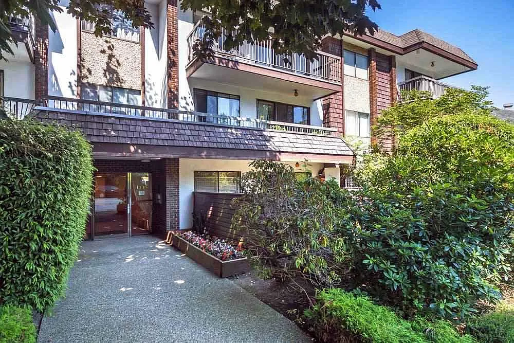 (#Id178) 1br Apartment @ Metrotown — Photo 2