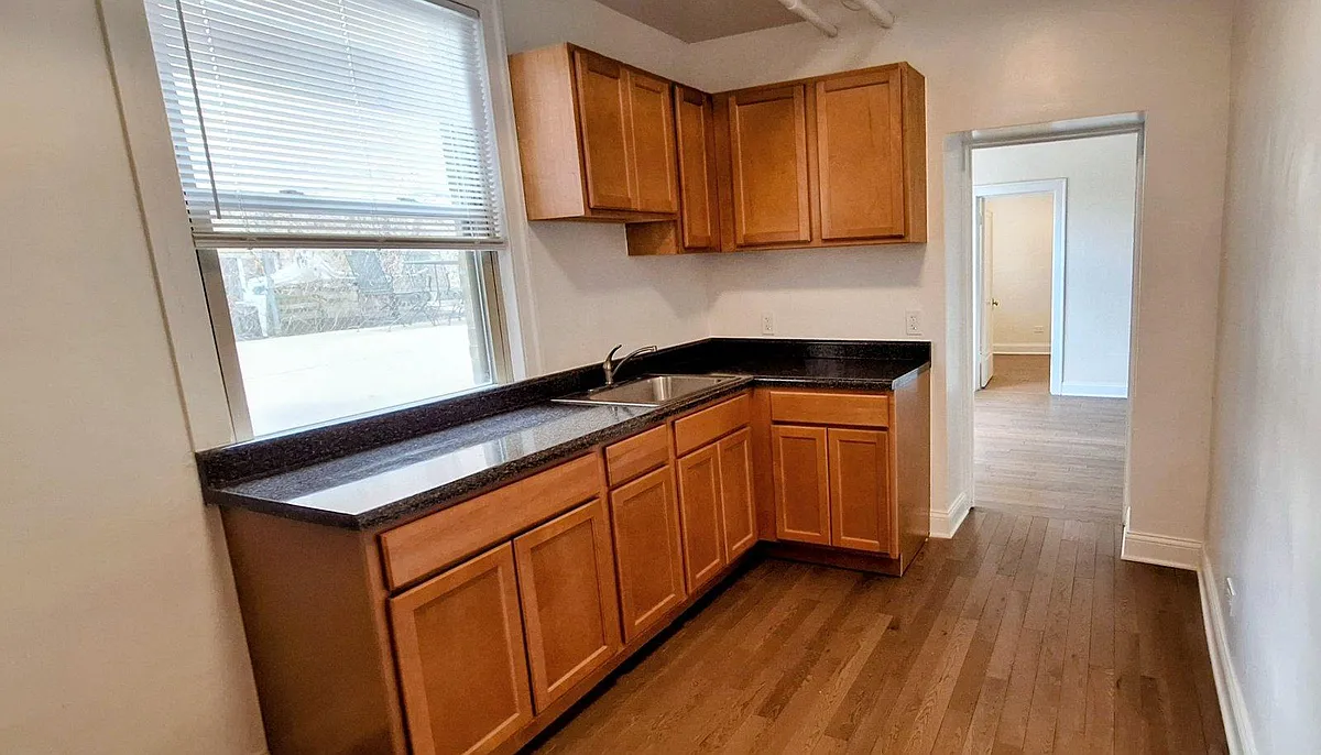 Building Photo - 3306 W Hollywood Ave #1