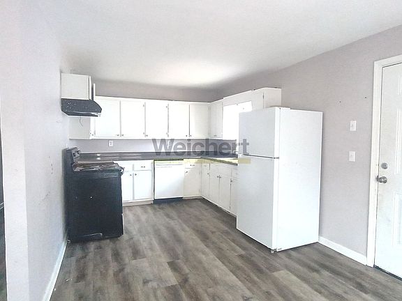 3rd image of 529 E Lake St