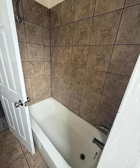 20 Clinton Ter #2 — Photo 2