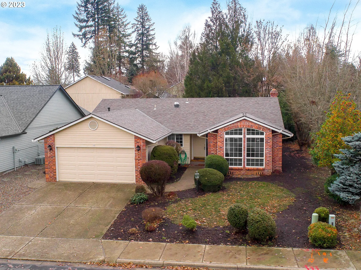 17063 SW Lynnly Way photo 1