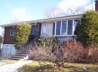 12 Magnolia Rd, Holbrook, MA 02343