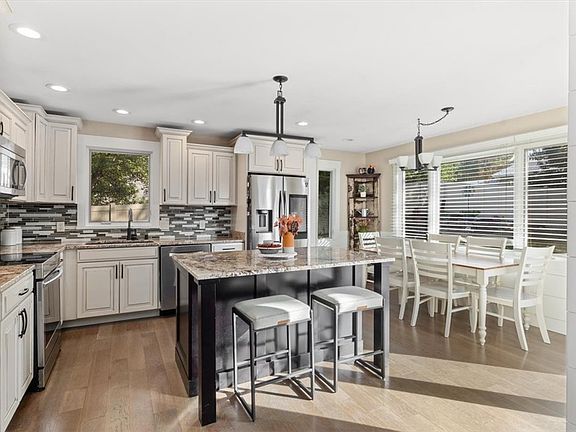 5th image of 3205 Flamingo Way