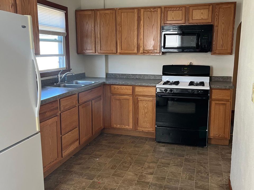 1st image of 621 N Oakhill Ave