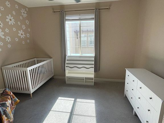 5th image of 344 Stillwater Ct