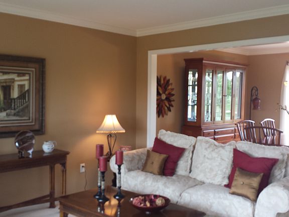 2nd image of 556 Victoria Ct