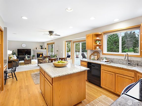 5th image of 7102 87th Avenue SE