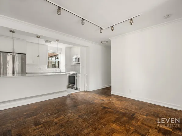 1175 York Avenue image 9 of 13