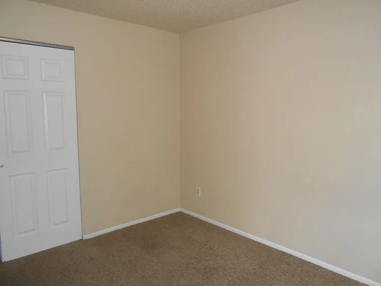 1051 Teller Ave — Photo 14