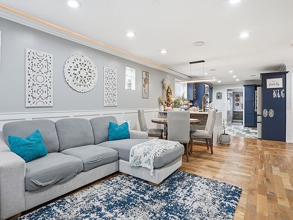 3rd image of 1900 N Kenneth Ave