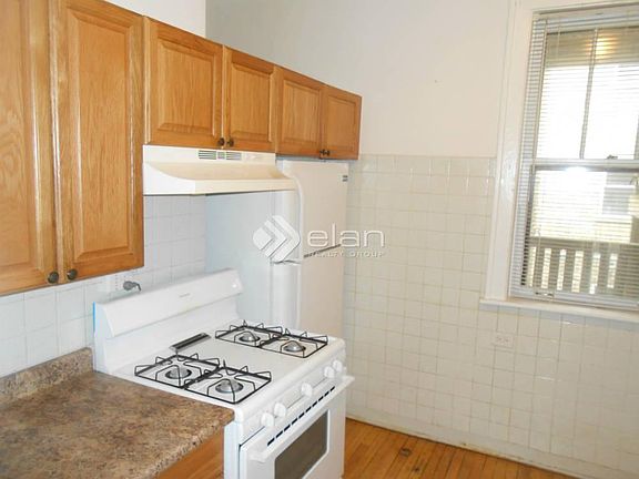 2nd image of 1325 W Fargo Ave APT 1W