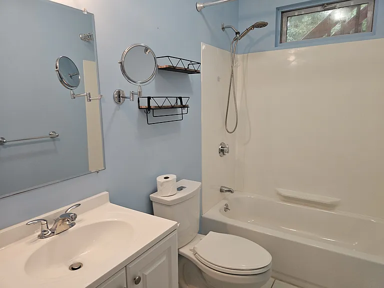 202 Falls Blvd — Photo 10