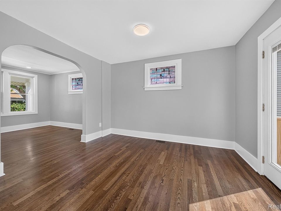 761 Columbia Rd, photo 13