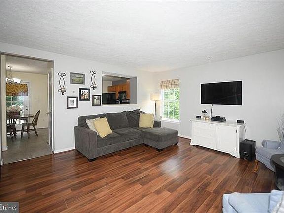 3rd image of 4710 Coralberry Ct