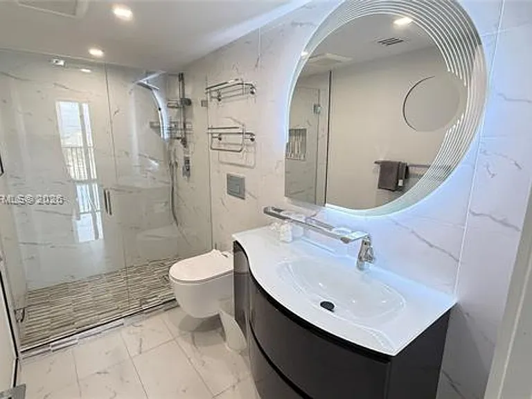 19707 Turnberry Way #18K — Photo 12