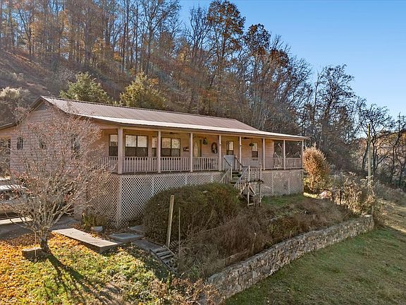 4th image of 3885 Delina Rd