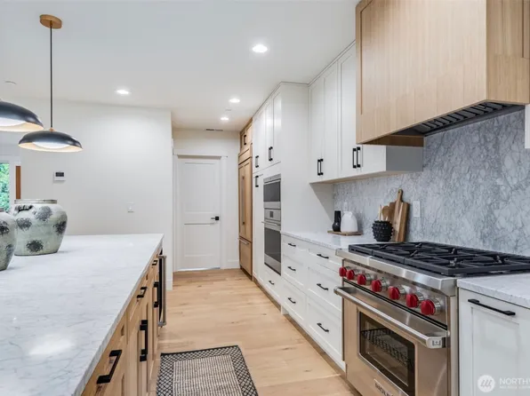 10661 Forbes Creek Dr #A, Kirkland, WA 98033