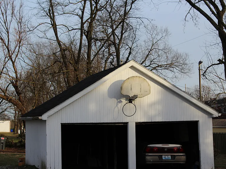 1574 Elizabeth St — Photo 16