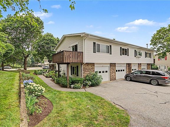 3rd image of 494 Round Hill Ct #494