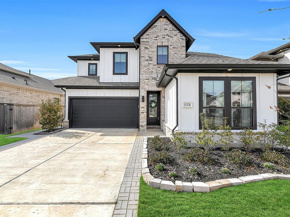1st image of 15331 Algunas Plumas Street