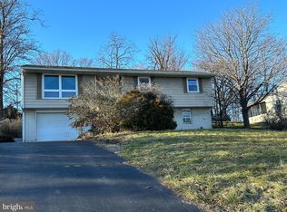 855 Cloverleaf Rd, Elizabethtown, PA 17022