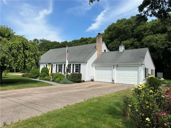 18 Leeward Dr, Westerly, RI 02891