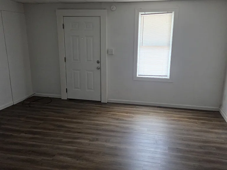601 N George St #3 — Photo 3
