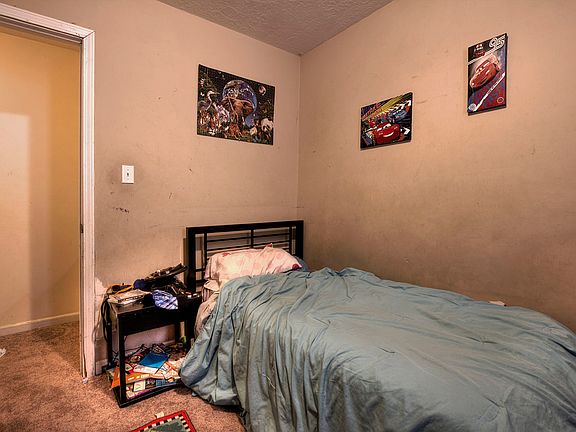 5th image of 2411 E Glenwood Ave