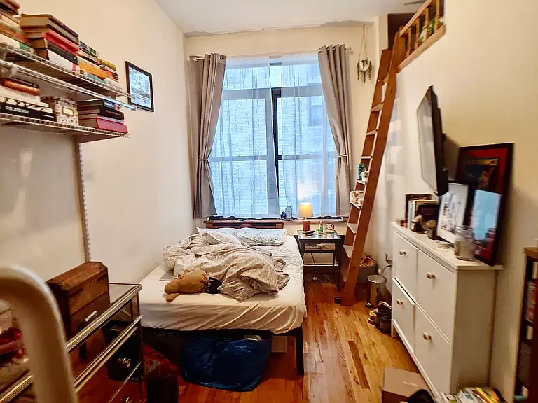 253 W 93rd St #4R — Photo 4