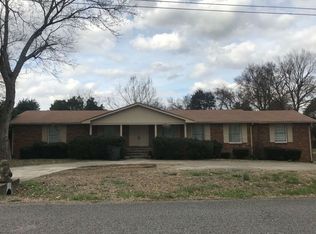 136 Saint Andrews Dr, Hendersonville, TN 37075