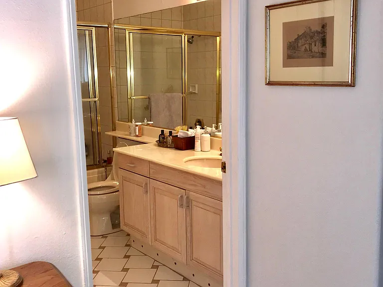 8349 Blackburn Ave #302 — Photo 77