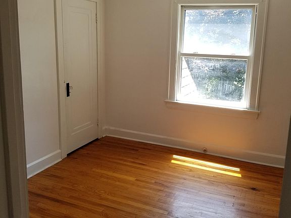 4th image of 6822 Brownfield Dr