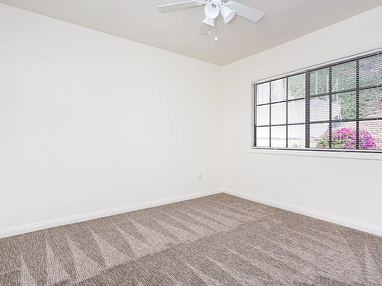3960 Hortensia St #3960 — Photo 12
