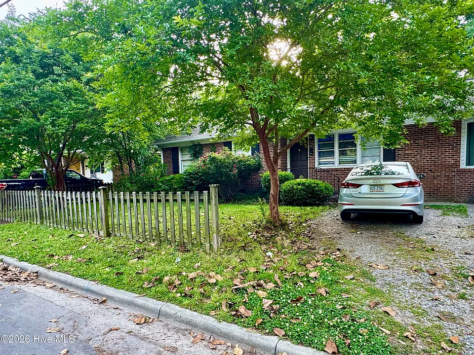 102 N Meade St