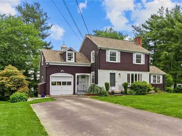 22 Blue Gentian Rd, Cranston, RI 02921