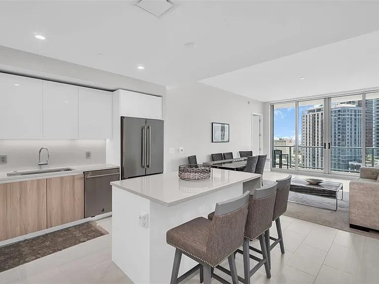 400 Central Ave #1204 — Photo 3