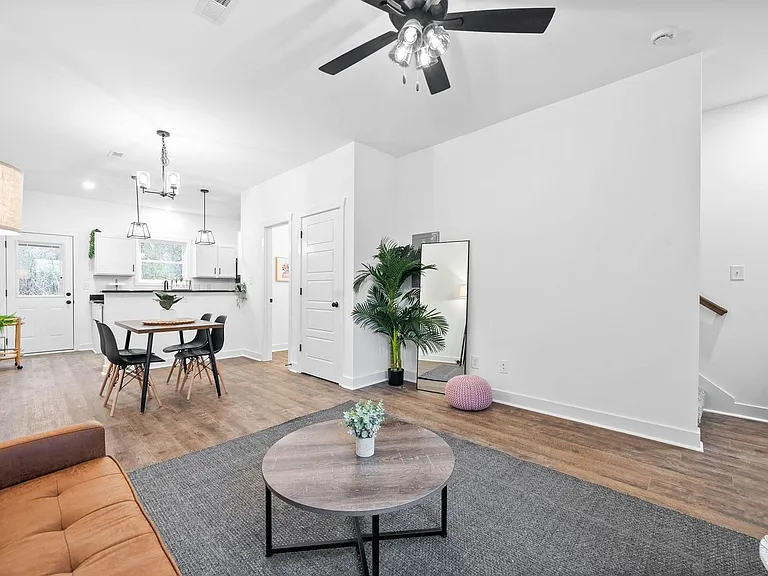 914 Power St #3 — Photo 4
