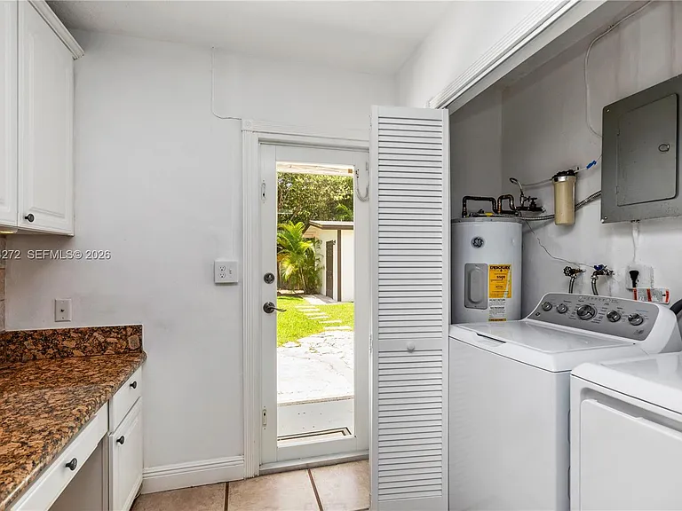 9030 SW 184th Ter — Photo 36
