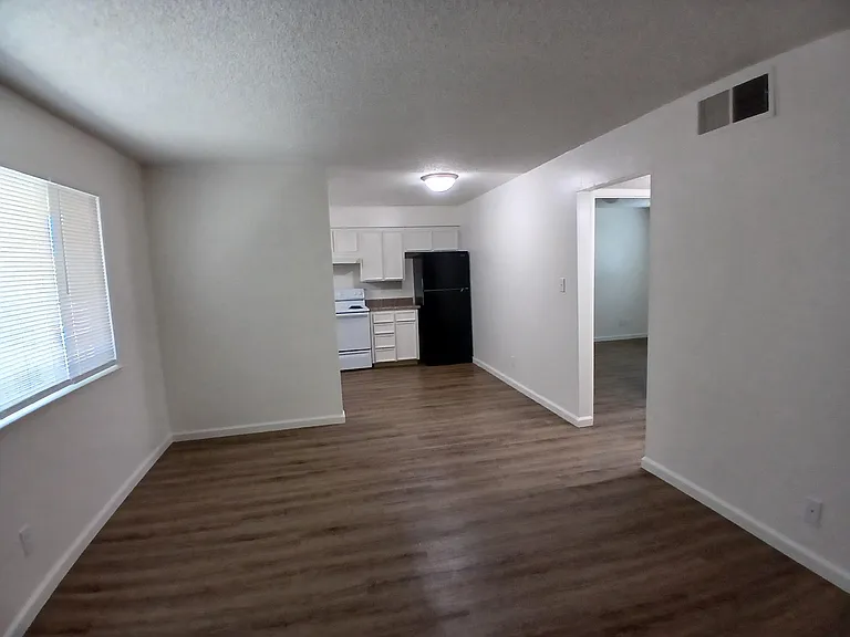 1251 Kenny Dr #13 — Photo 2