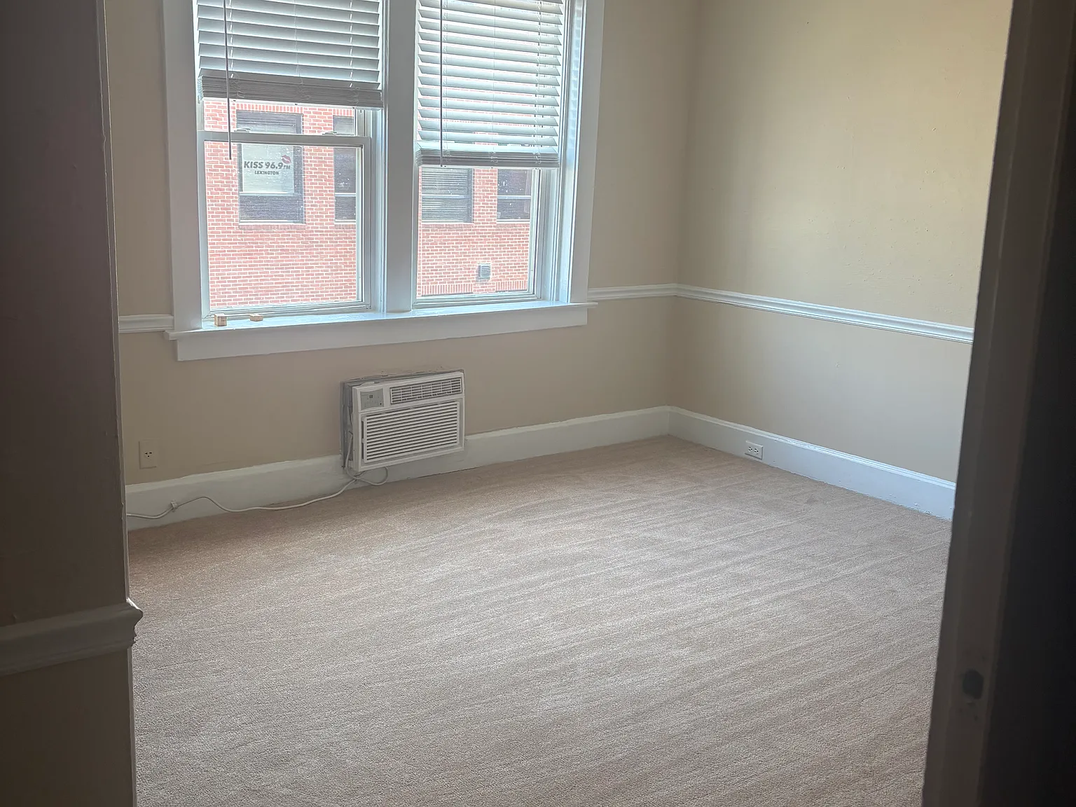 Studio, 350 sqft, $750 — Photo 2