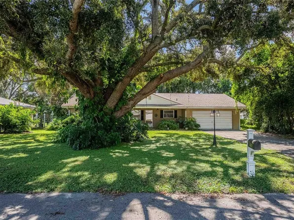 104 Pasco Rd, Winter Haven, FL 33884