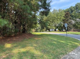 2347 Capes Cove Dr, Sherrills Ford, NC 28673