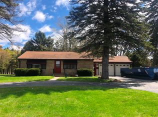 4315 Cth Cres #B, Manitowoc, WI 54220