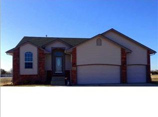 607 Goldspike, Newton, KS 67114