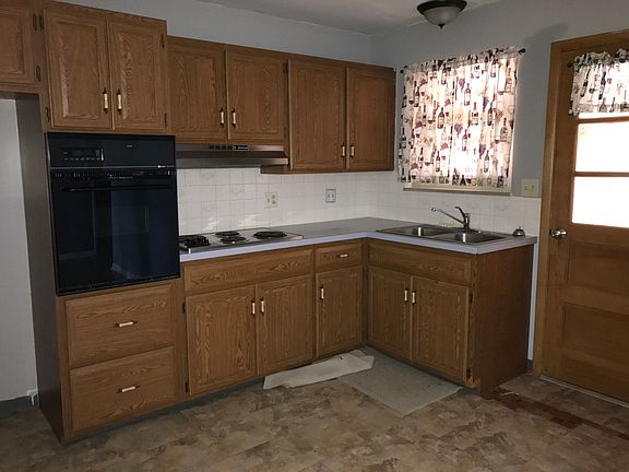 5th image of 598 Crescent Dr