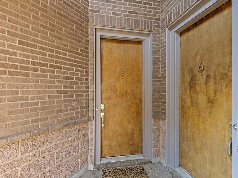 420 Queens Rd #7 — Photo 11