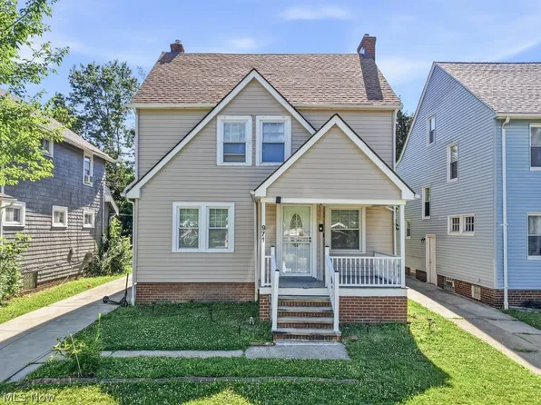 971 Pembrook Rd, Cleveland Heights, OH 44121