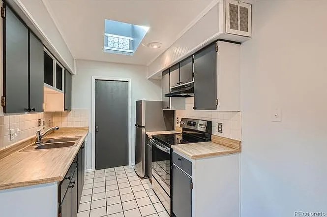 1830 Newland Ct #316 — Photo 5